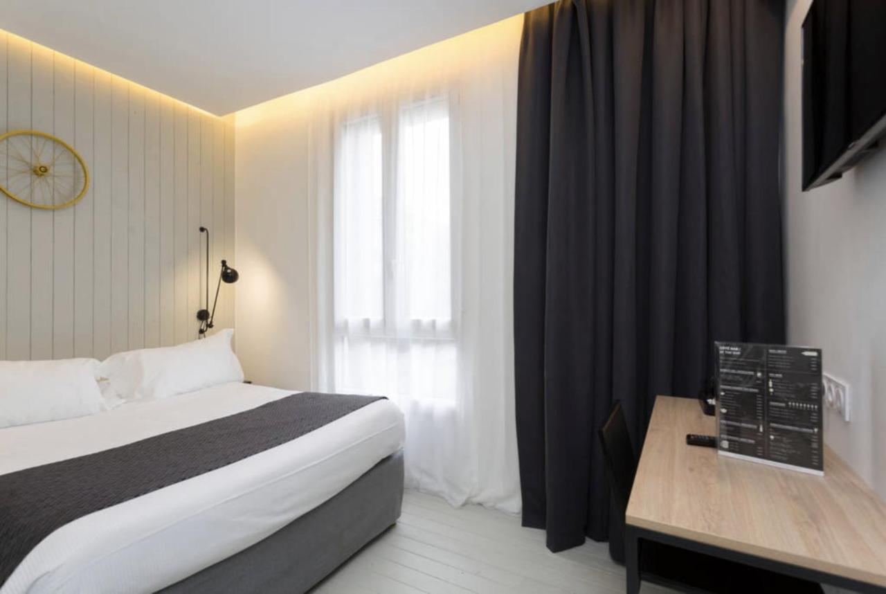Atypik Hotel Клиши Экстерьер фото