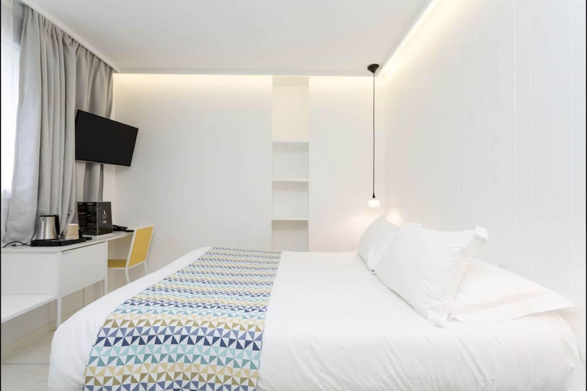 Atypik Hotel Клиши Экстерьер фото