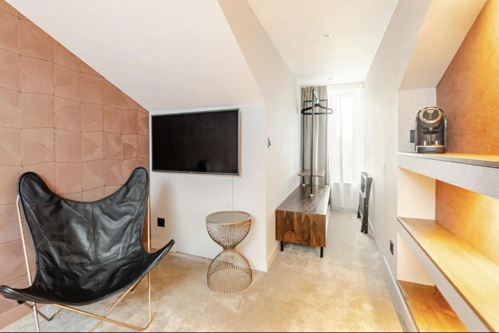 Atypik Hotel Клиши Экстерьер фото